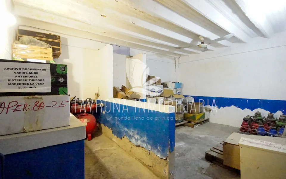 Venta de bodega con oficina, Rodadero, Santa Marta