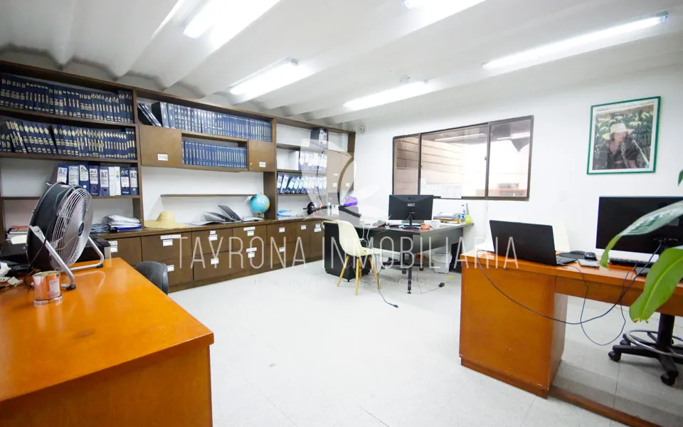 Venta de bodega con oficina, Rodadero, Santa Marta