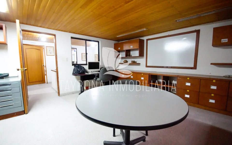 Venta de bodega con oficina, Rodadero, Santa Marta