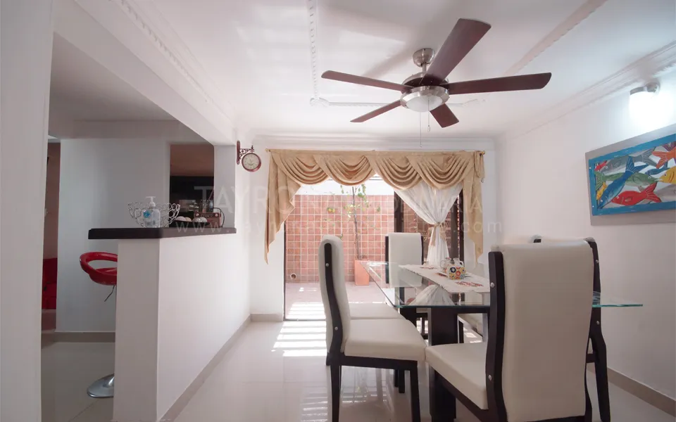 Casa en venta en Av del Libertador, Santa Marta