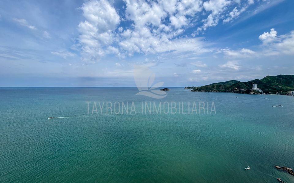 Apartamento en venta frente al mar – Primera línea de playa Santa Marta