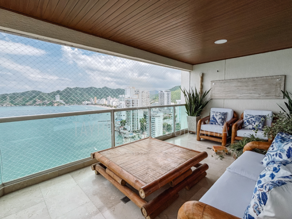 Apartamento en venta frente al mar – Primera línea de playa Santa Marta