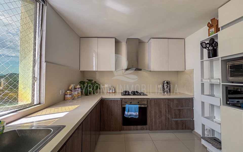 Apartamento en venta frente al mar – Primera línea de playa Santa Marta