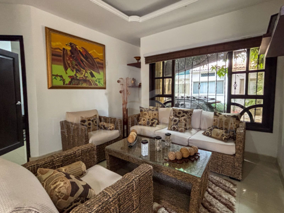 Cabaña en venta frente al mar en Playa Salguero