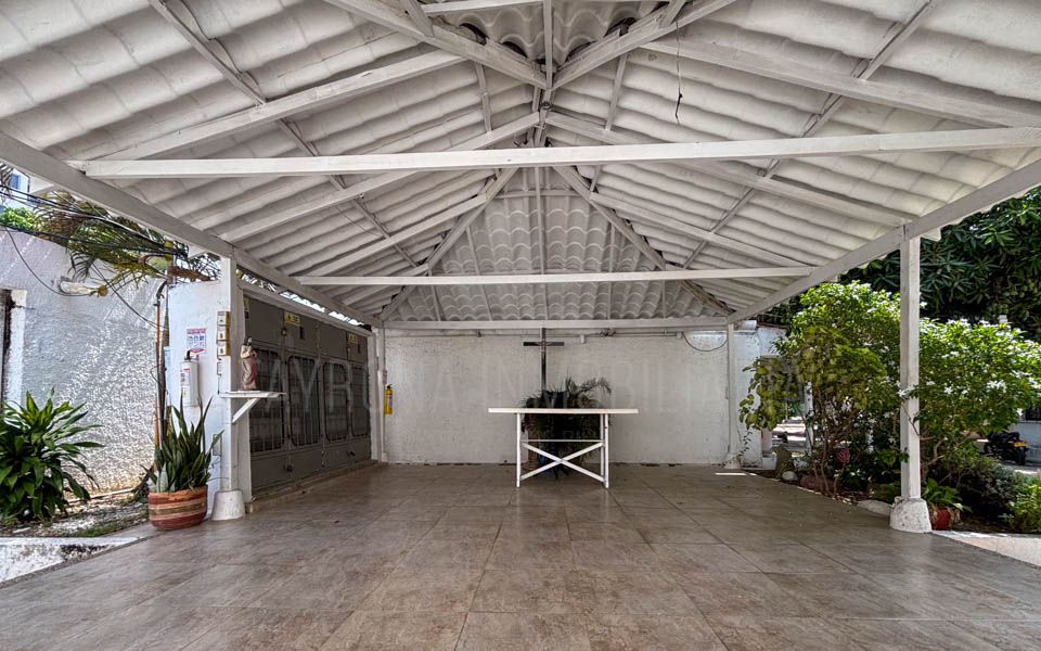 Cabaña en venta frente al mar en Playa Salguero