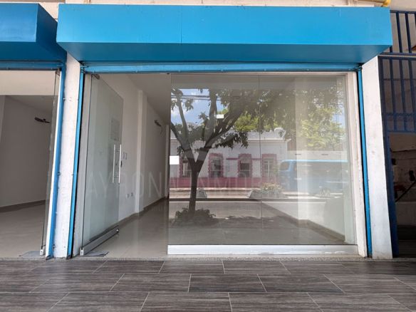 Local comercial en arriendo en el Centro de Santa Marta en via principal