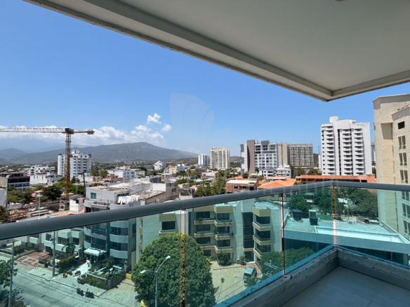 Apartamento en venta en El Rodadero Sur con vista lateral al Mar