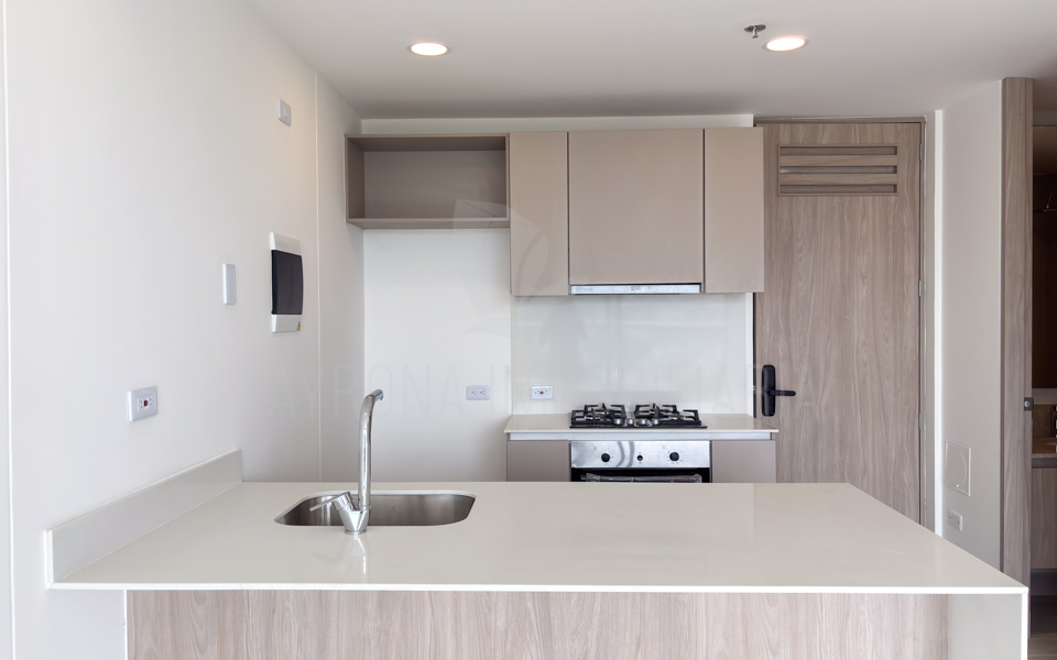 Apartaestudio en venta en Santa Marta con balcón y piscina infinita