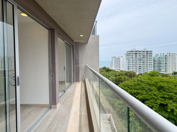Apartaestudio en venta en Santa Marta con balcón y piscina infinita