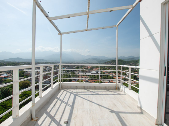 Apartamento dúplex en venta, en El Mayor