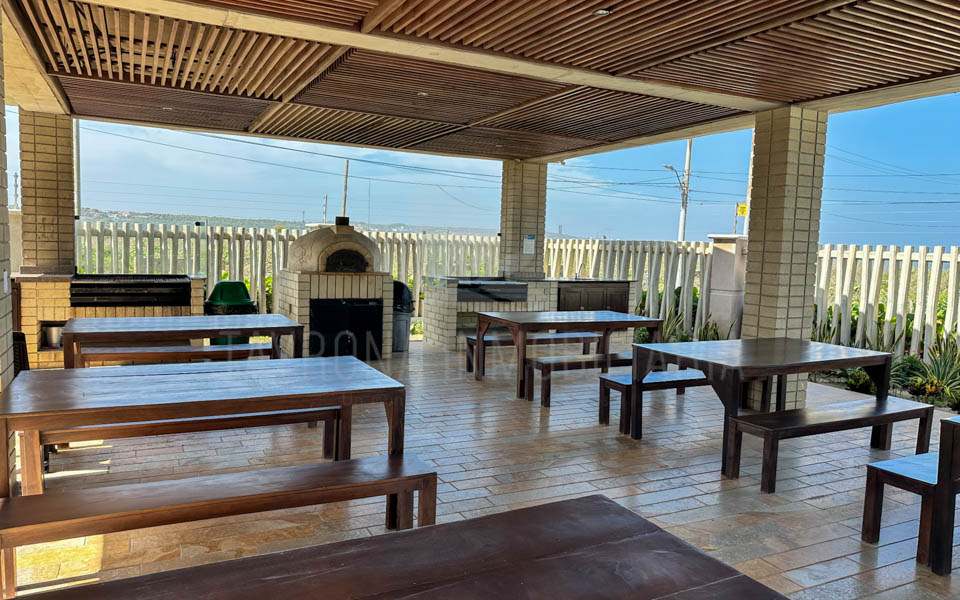 Apartamento en venta, Sabanilla frente al mar