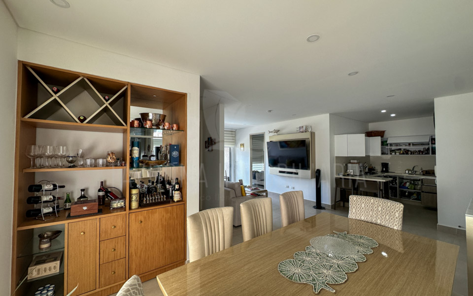 Apartamento en venta, Sabanilla frente al mar
