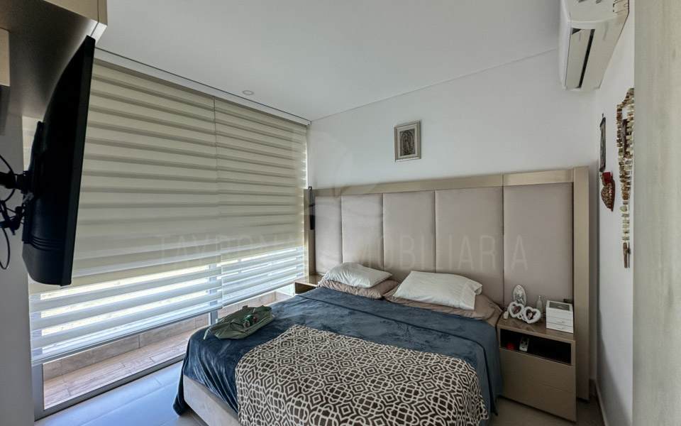 Apartamento en venta, Sabanilla frente al mar