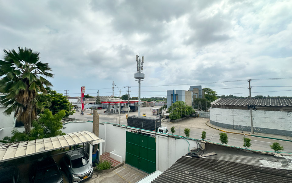 Bodega industrial en venta sobre la Vía 40