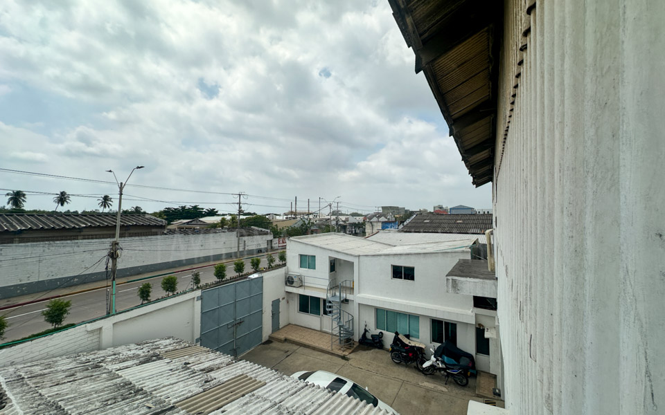 Bodega industrial en venta sobre la Vía 40