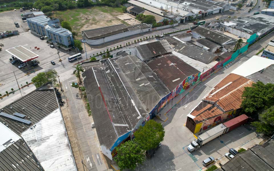 Bodega industrial en venta sobre la Vía 40