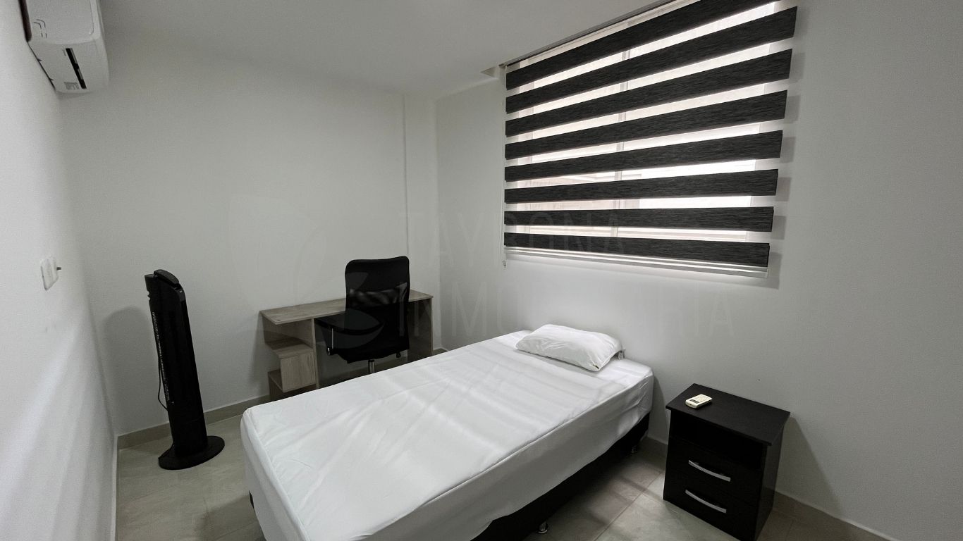 Apartamento amoblado de tres habitaciones