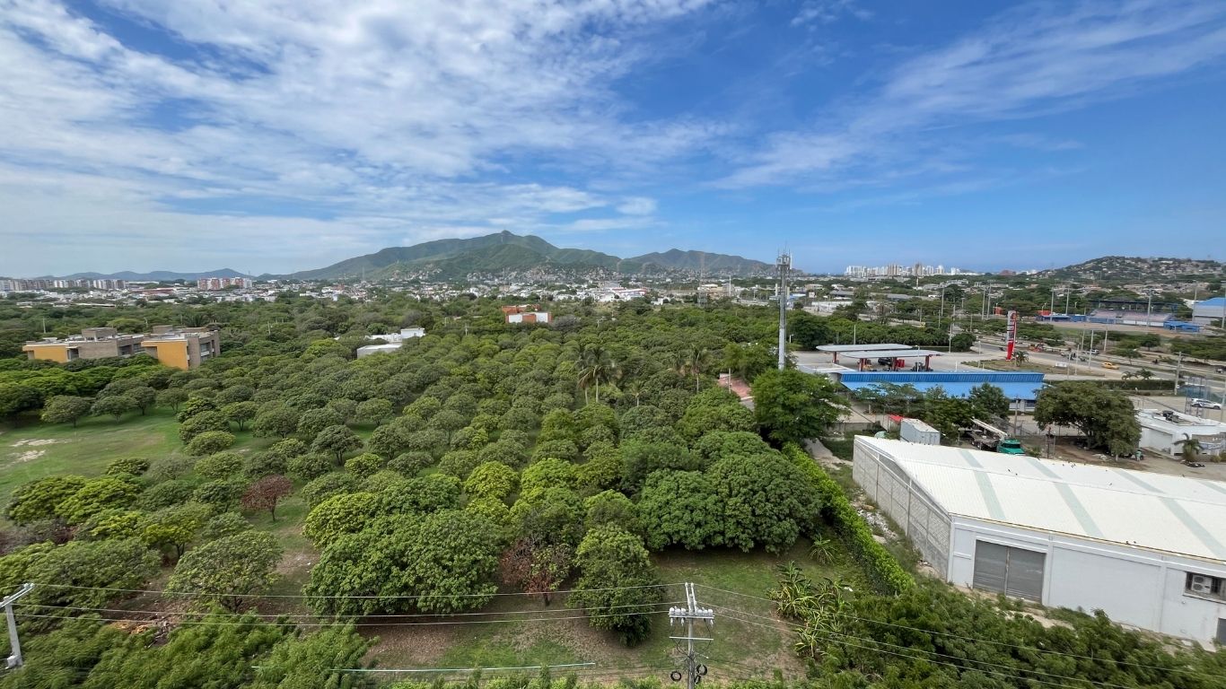 Apartamento amoblado de tres habitaciones