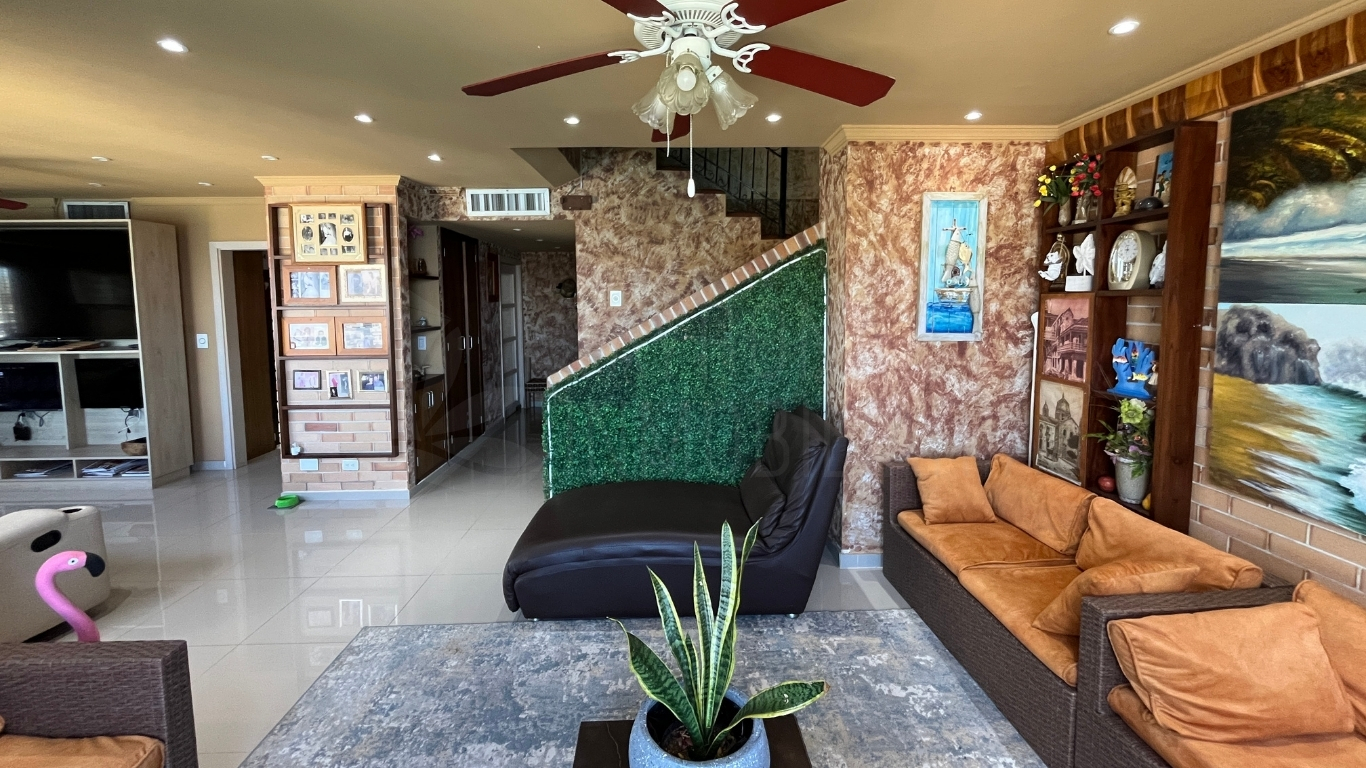 Penthouse dúplex frente al mar en venta en El Rodadero
